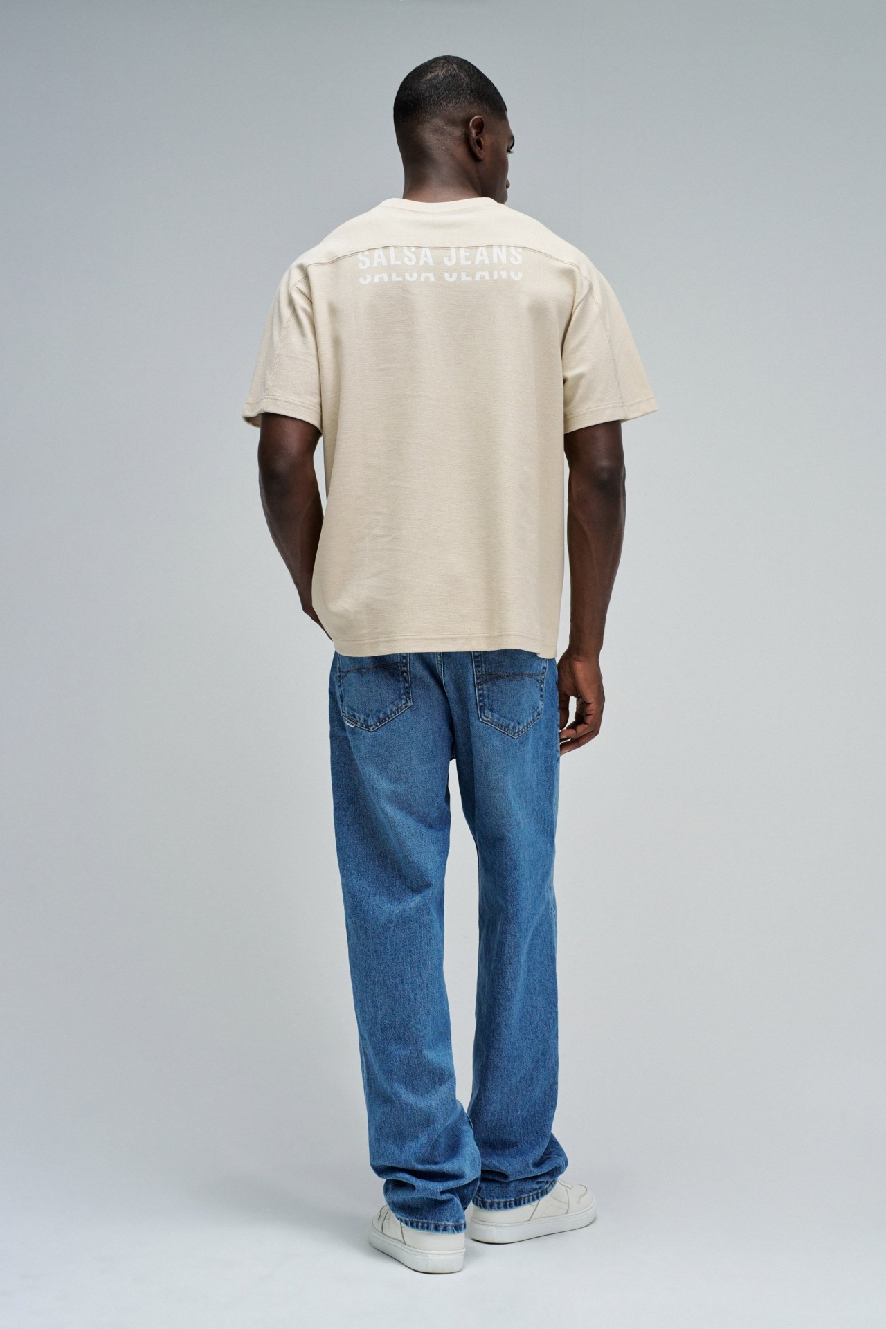 T-SHIRT COM BRANDING