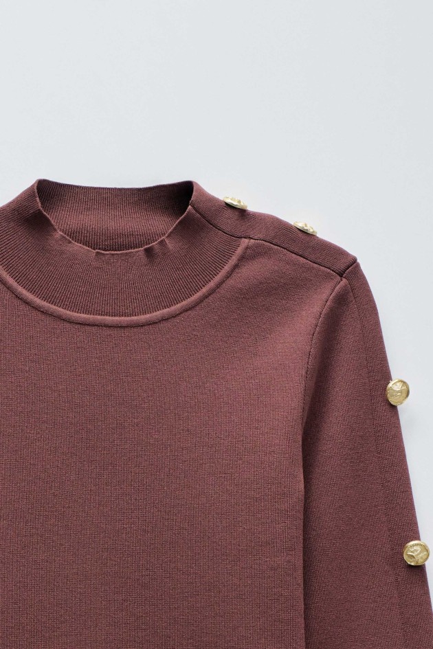 KNIT SWEATER WITH GOLDEN BUTTONS