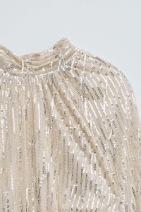 BLUSA COM LANTEJOULAS