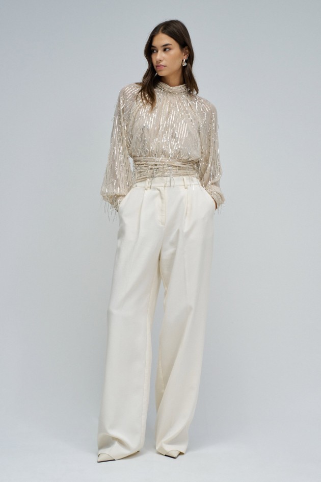 BLUSA COM LANTEJOULAS