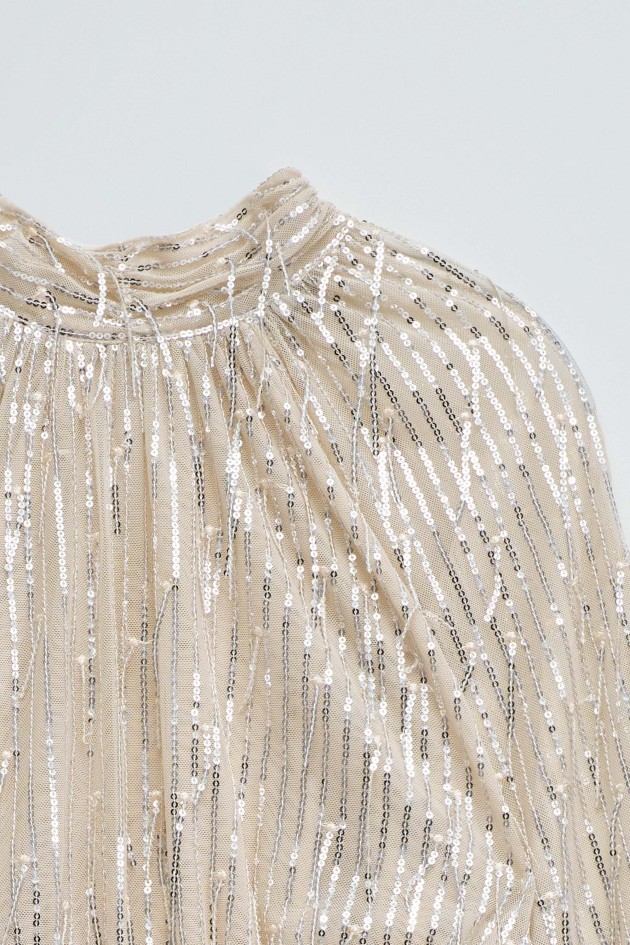 BLUSA COM LANTEJOULAS