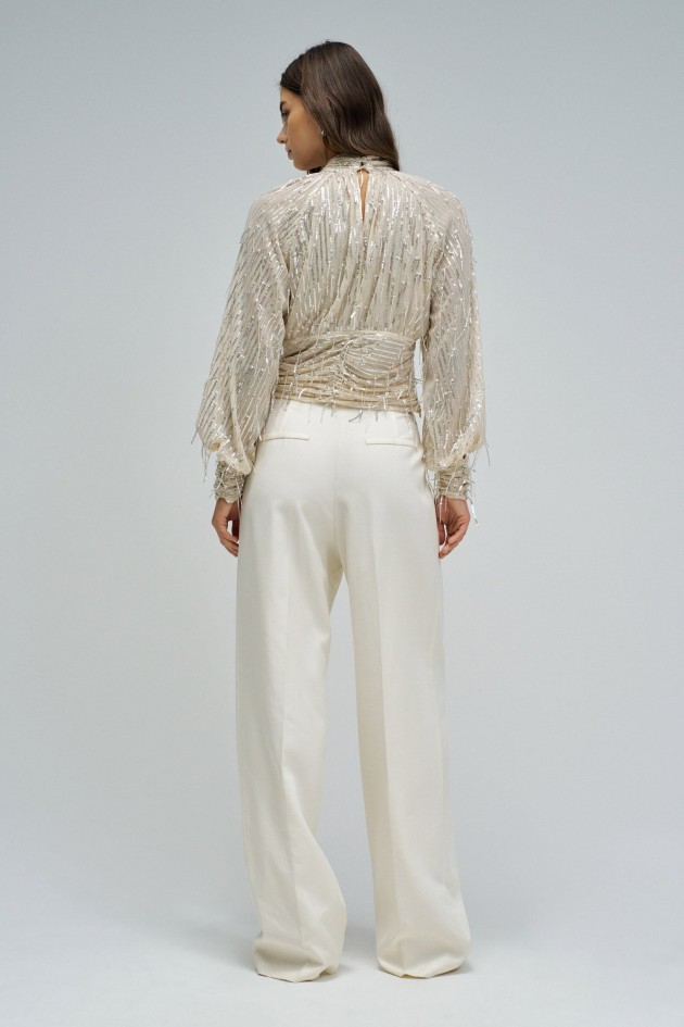 BLUSA COM LANTEJOULAS