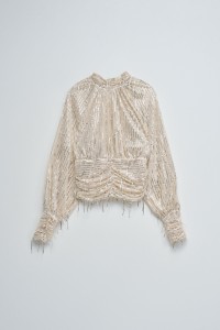 BLUSA COM LANTEJOULAS