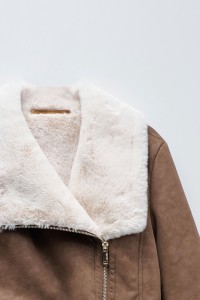 BLOUSON EN SIMILI CUIR