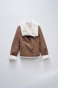 BLOUSON EN SIMILI CUIR
