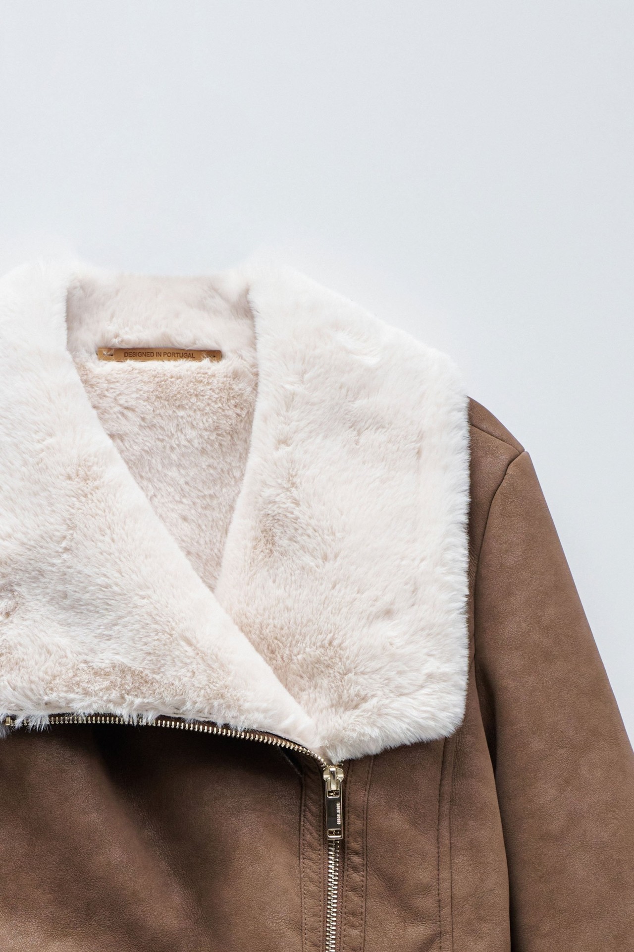 BLOUSON EN SIMILI CUIR