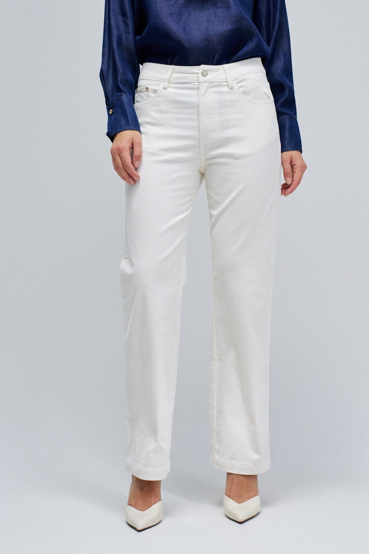 STRAIGHT JEANS AUS CORD