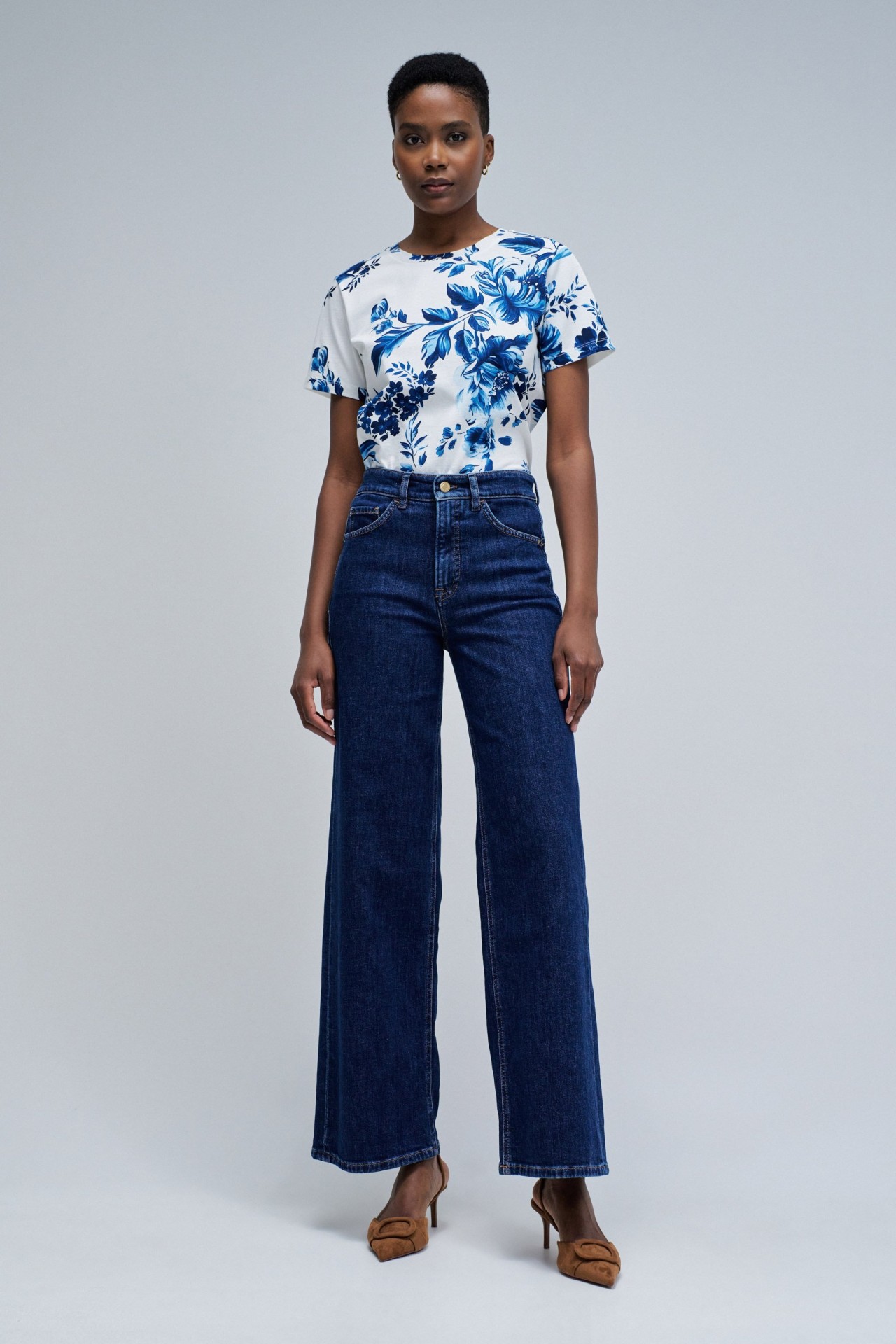 T-SHIRT WITH FLORAL PATTERN