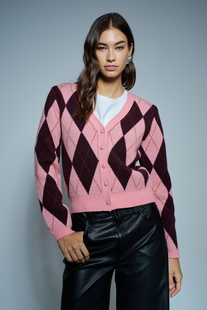 STRICKJACKE MIT KARIERTEM MUSTER