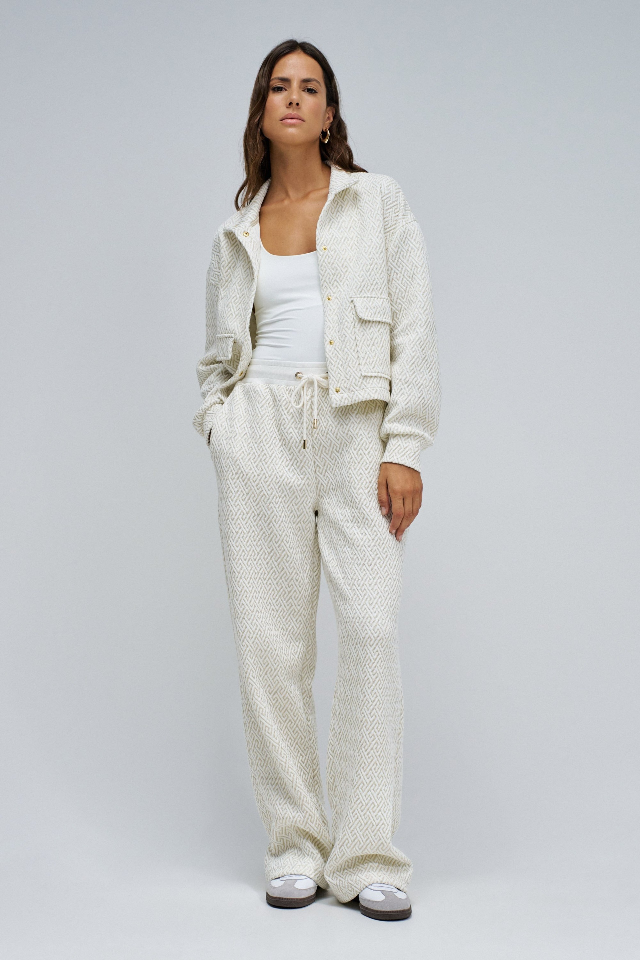 CASACO DE FELPA COM JACQUARD