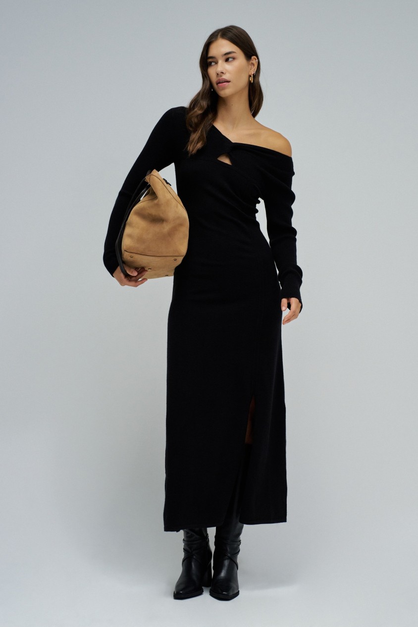 DRESS IN KNIT