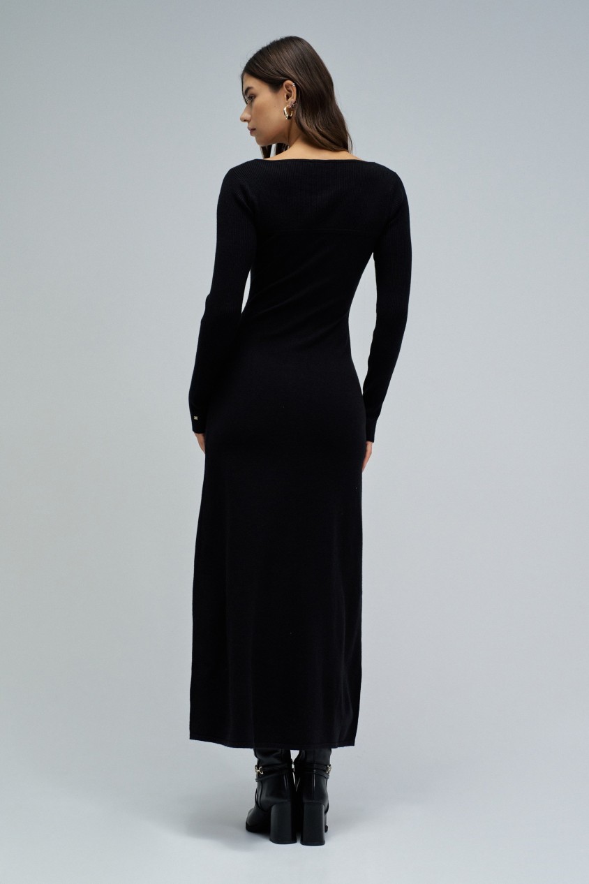 DRESS IN KNIT