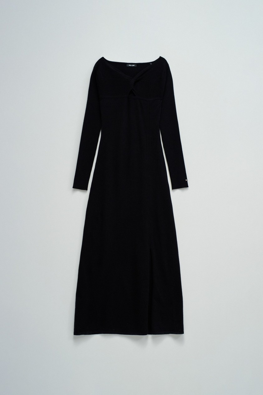 DRESS IN KNIT