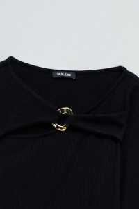 RIBBED KNIT SWEATER