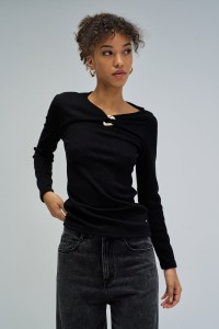 RIBBED KNIT SWEATER