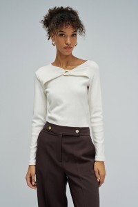 RIBBED KNIT SWEATER