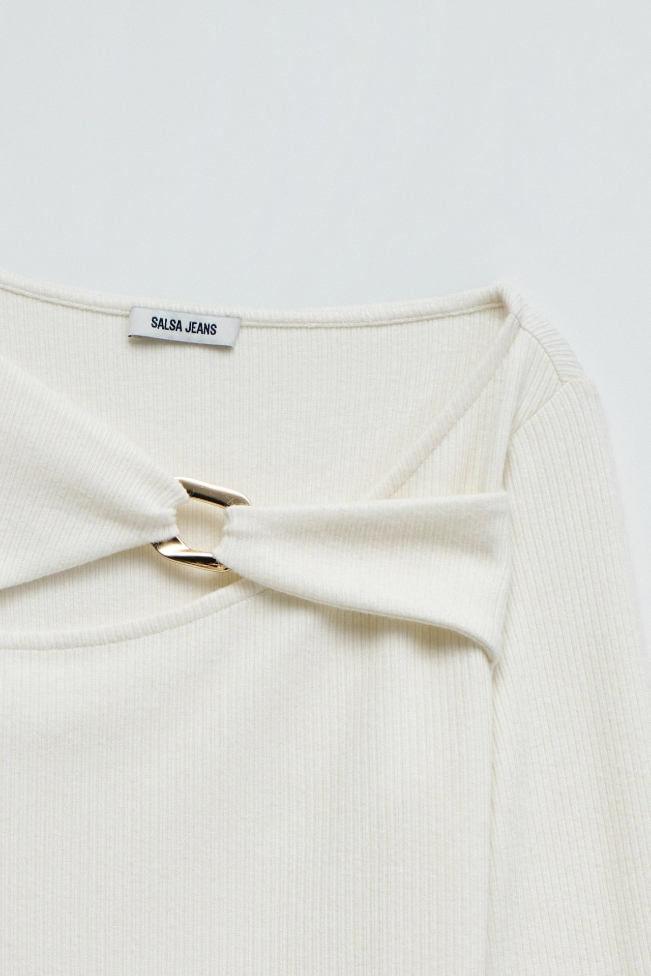 RIBBED KNIT SWEATER