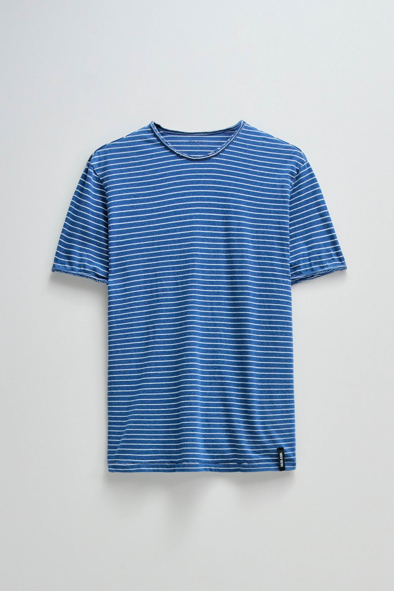 T-SHIRT �S RISCAS