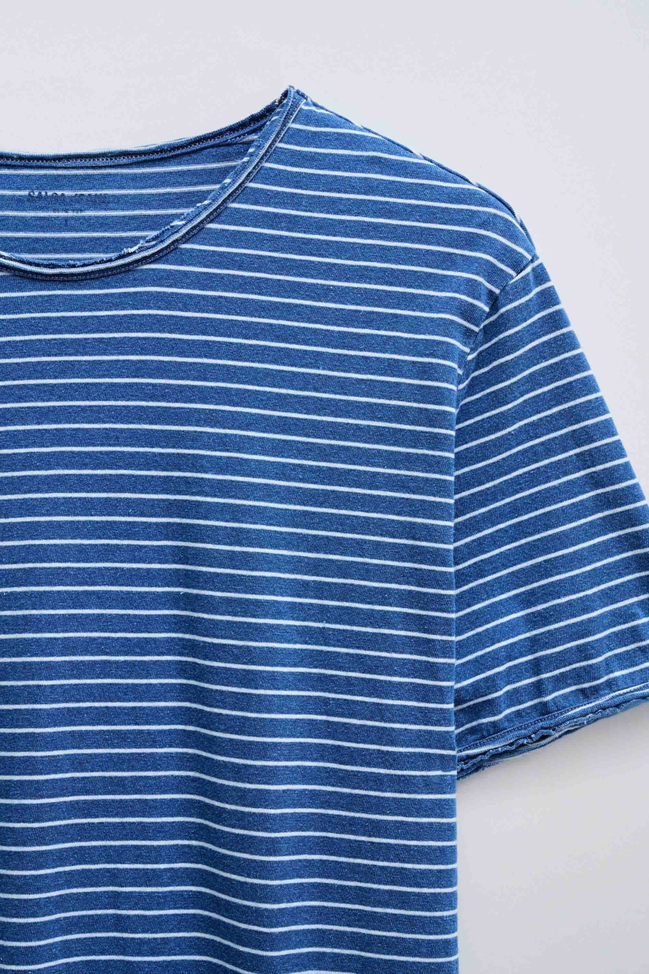 T-SHIRT �S RISCAS