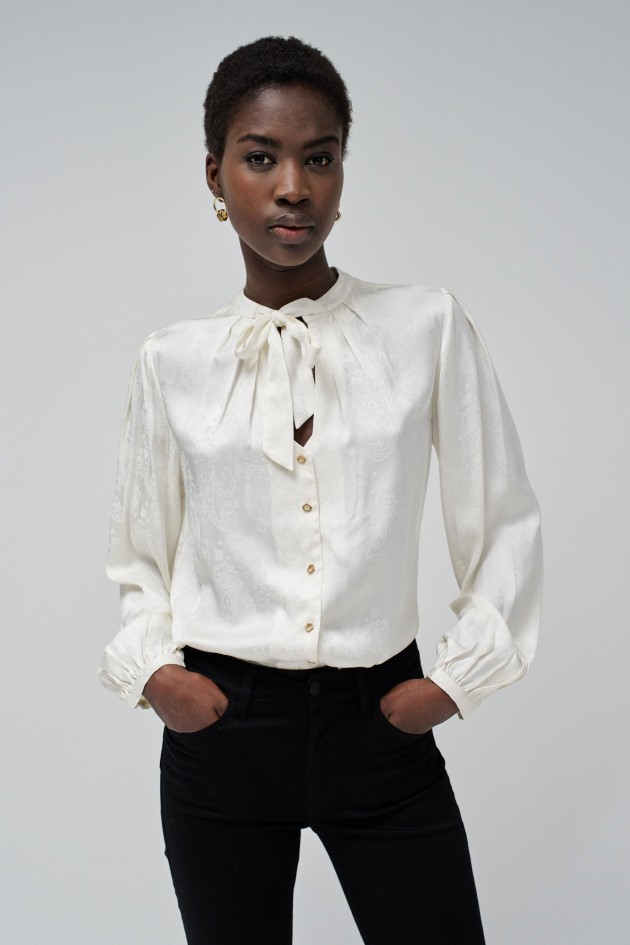 BLUSE MIT SCHLEIFENDETAIL