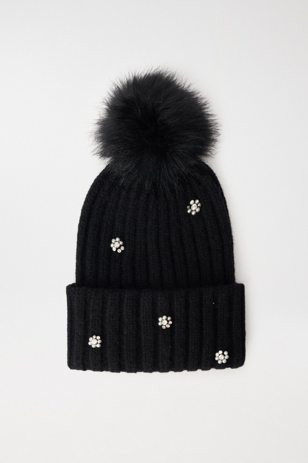 GORRO COM TACHAS MET�LICAS
