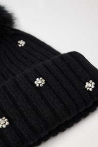 GORRO COM TACHAS MET�LICAS