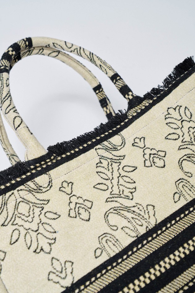 TASCHE MIT JACQUARD-STICKEREI