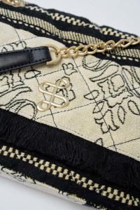 MALA COM BORDADOS JACQUARD