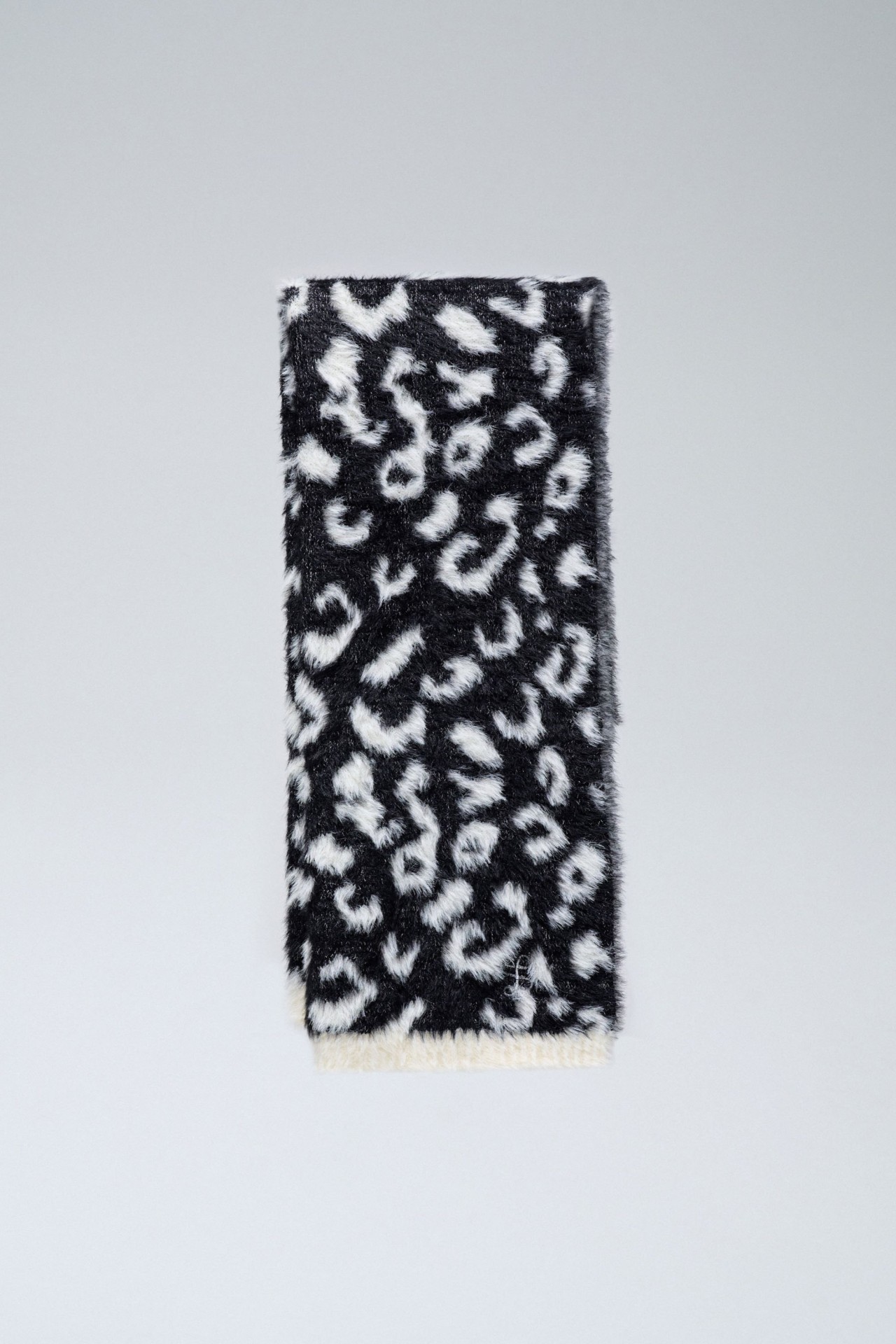 ANIMAL PRINT SCARF