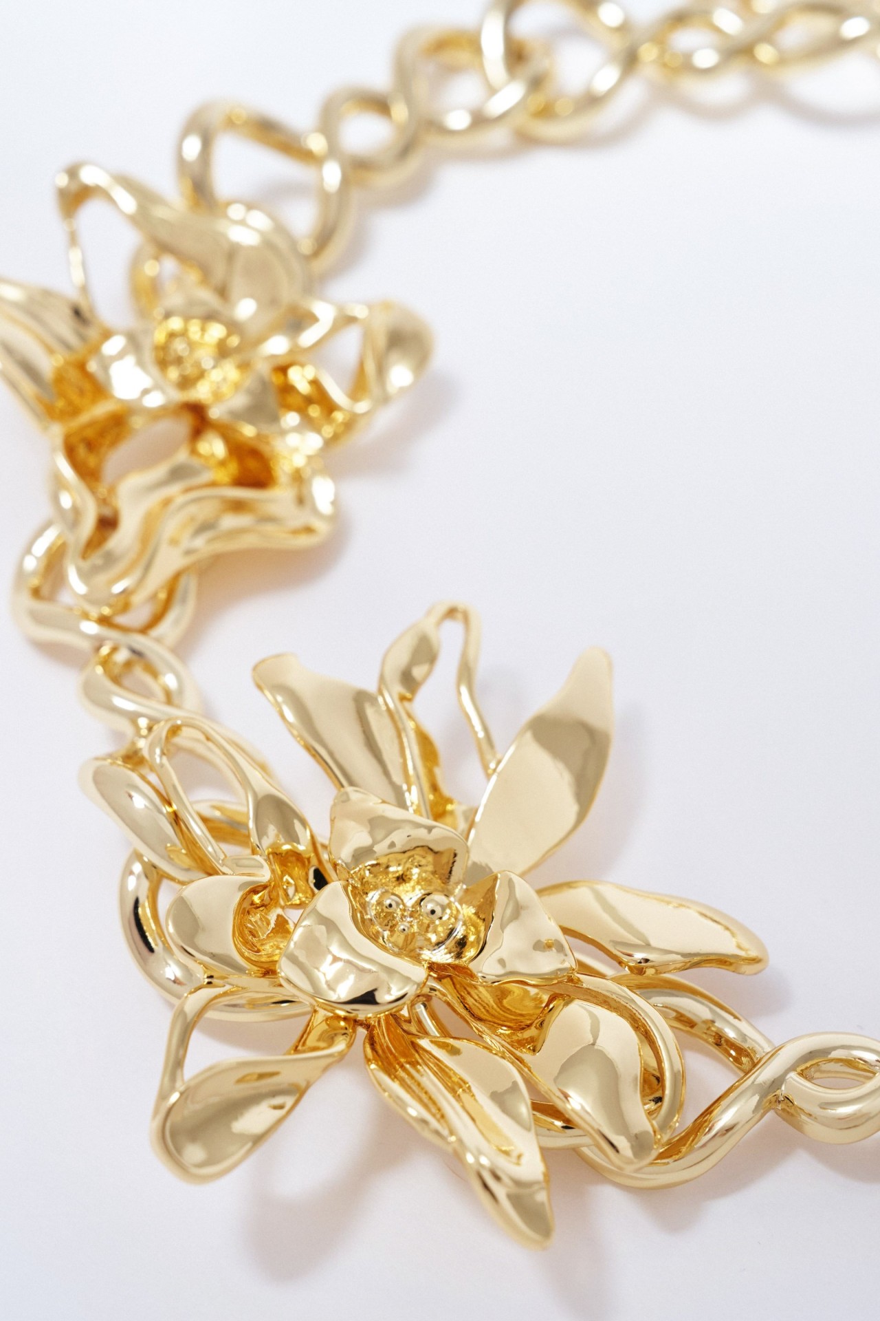 COLLAR CON FLORES