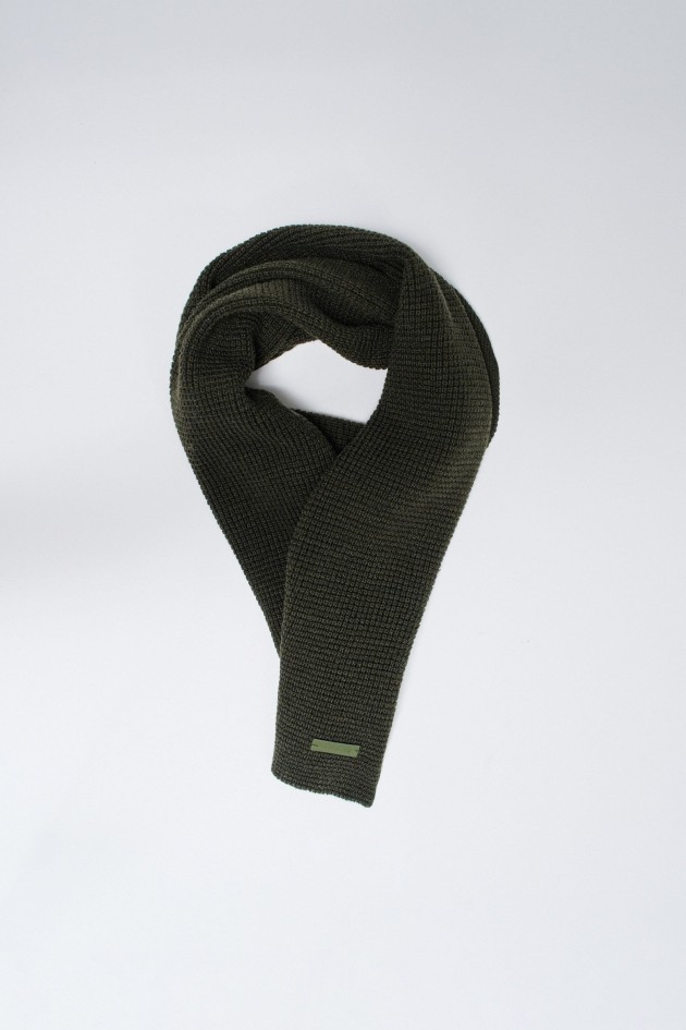 KNITTED SCARF