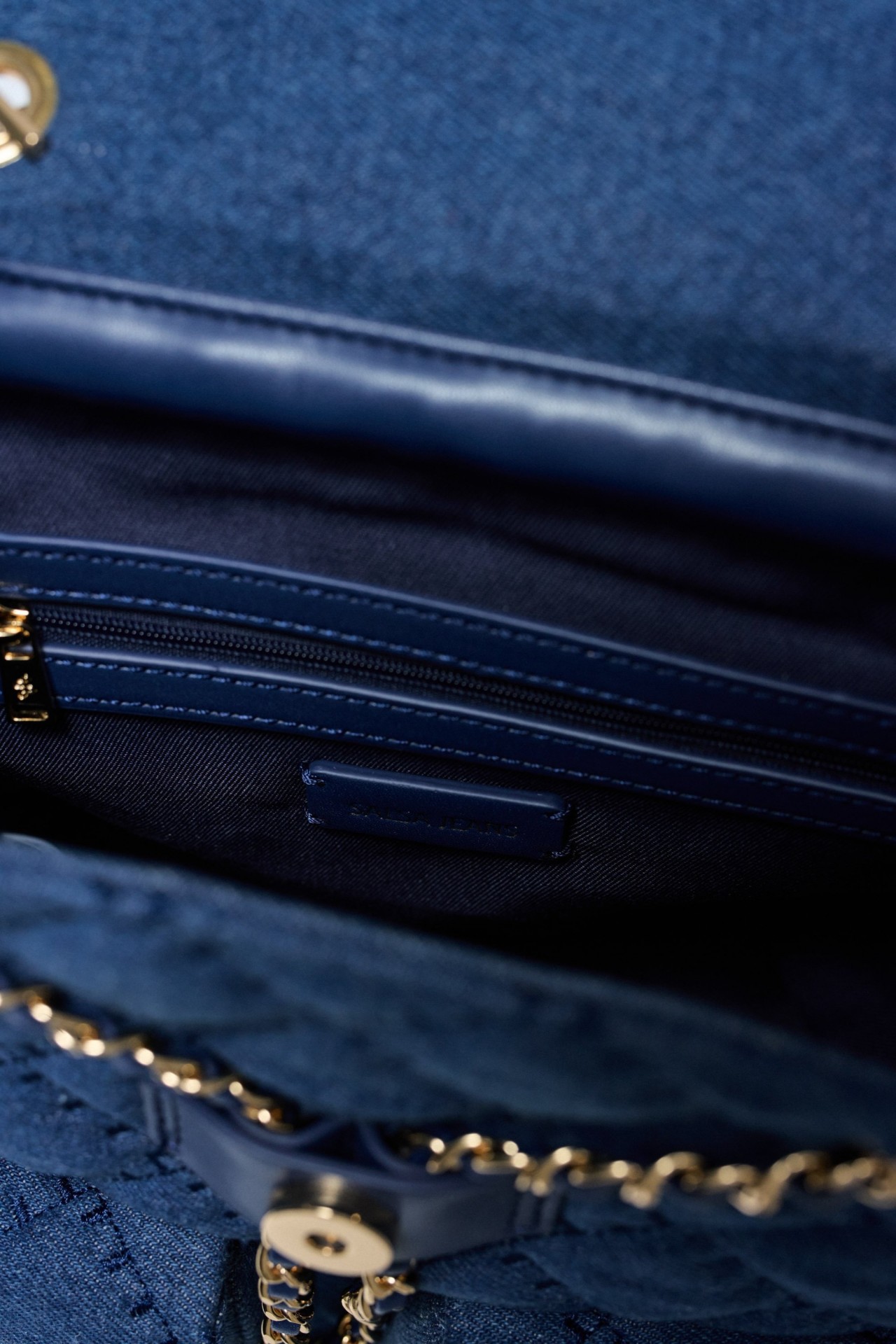 MOCHILA EM DENIM