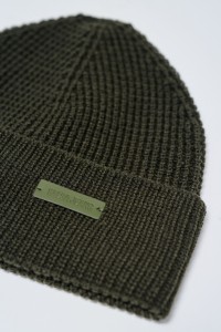 GESTRICKTE M�TZE