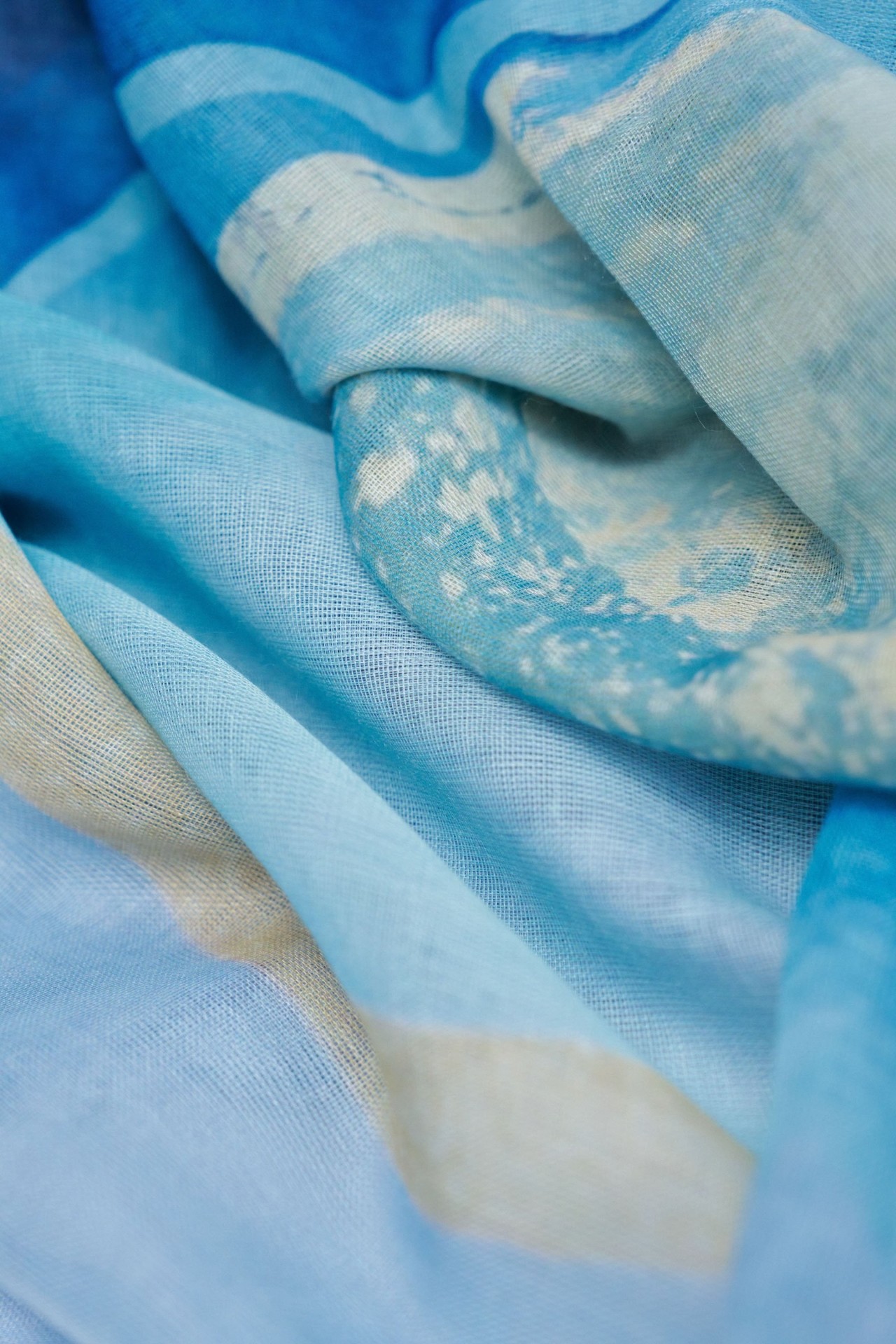SCARF WITH PRINT
