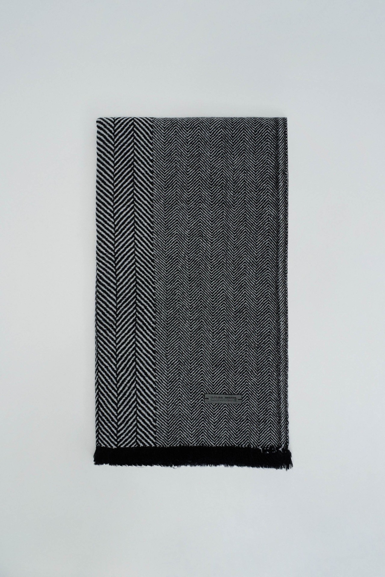 �CHARPE EN LAINE