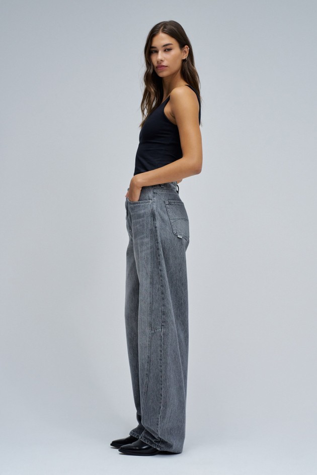 BARREL JEANS