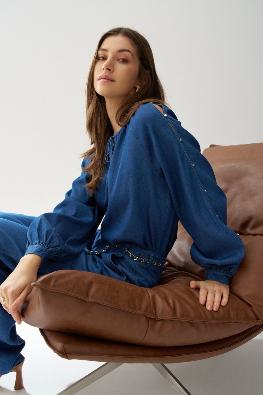 CALÇAS CHINO COM PERNA WIDE EM LIGHTDENIM