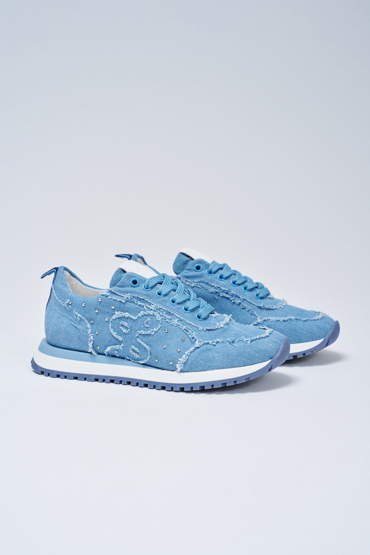 SAPATILHAS EM DENIM