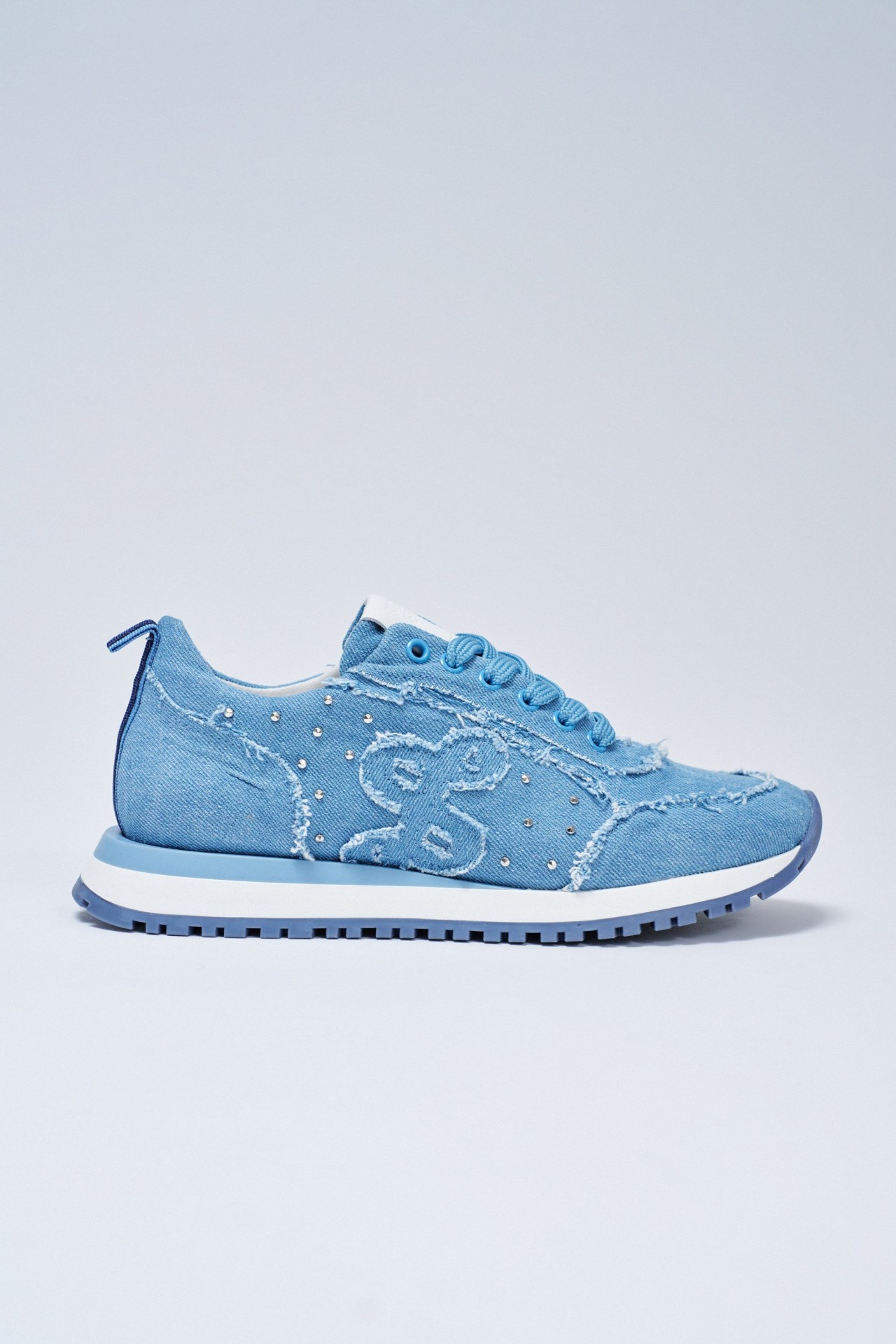 SAPATILHAS EM DENIM