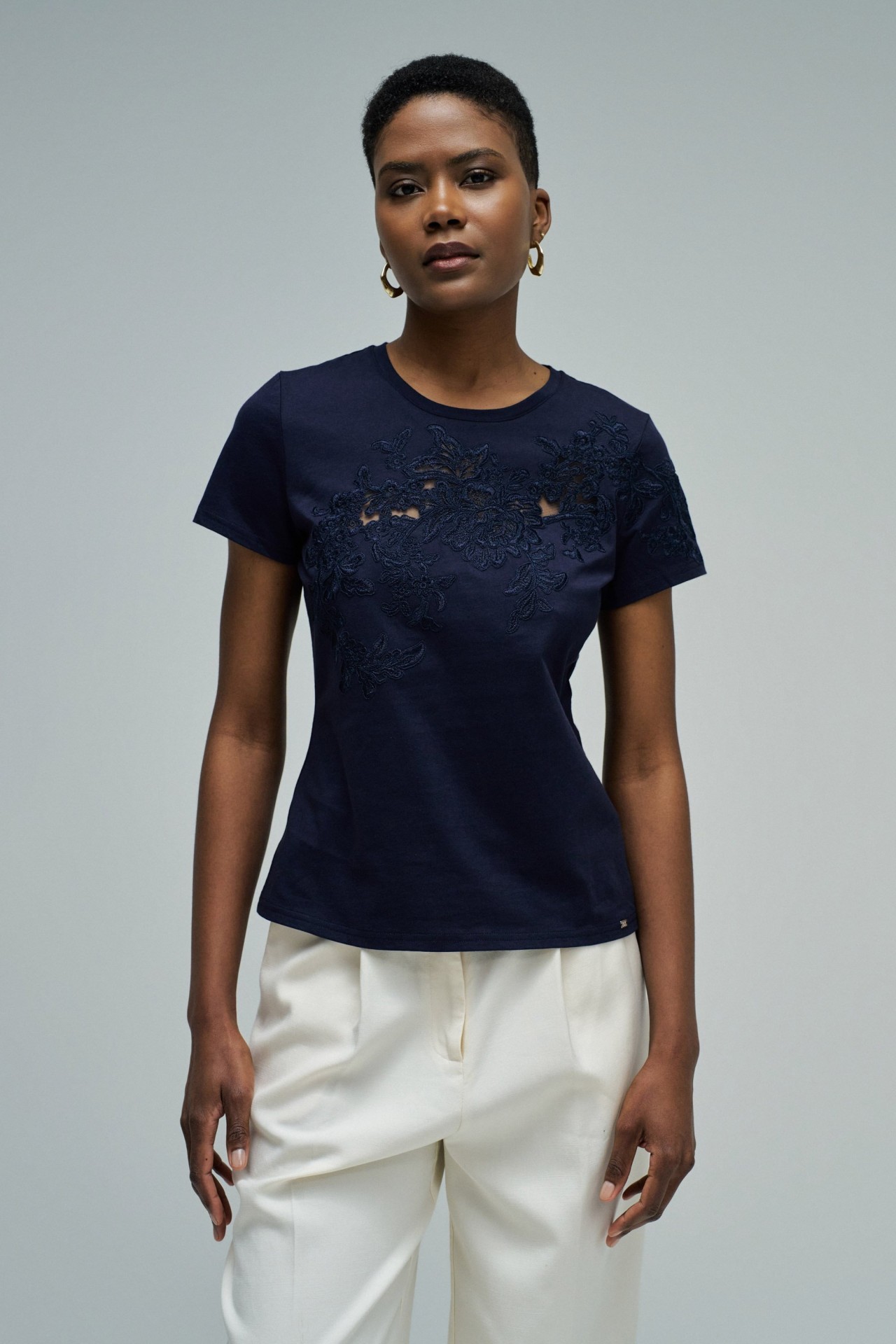 T-SHIRT COM RENDA