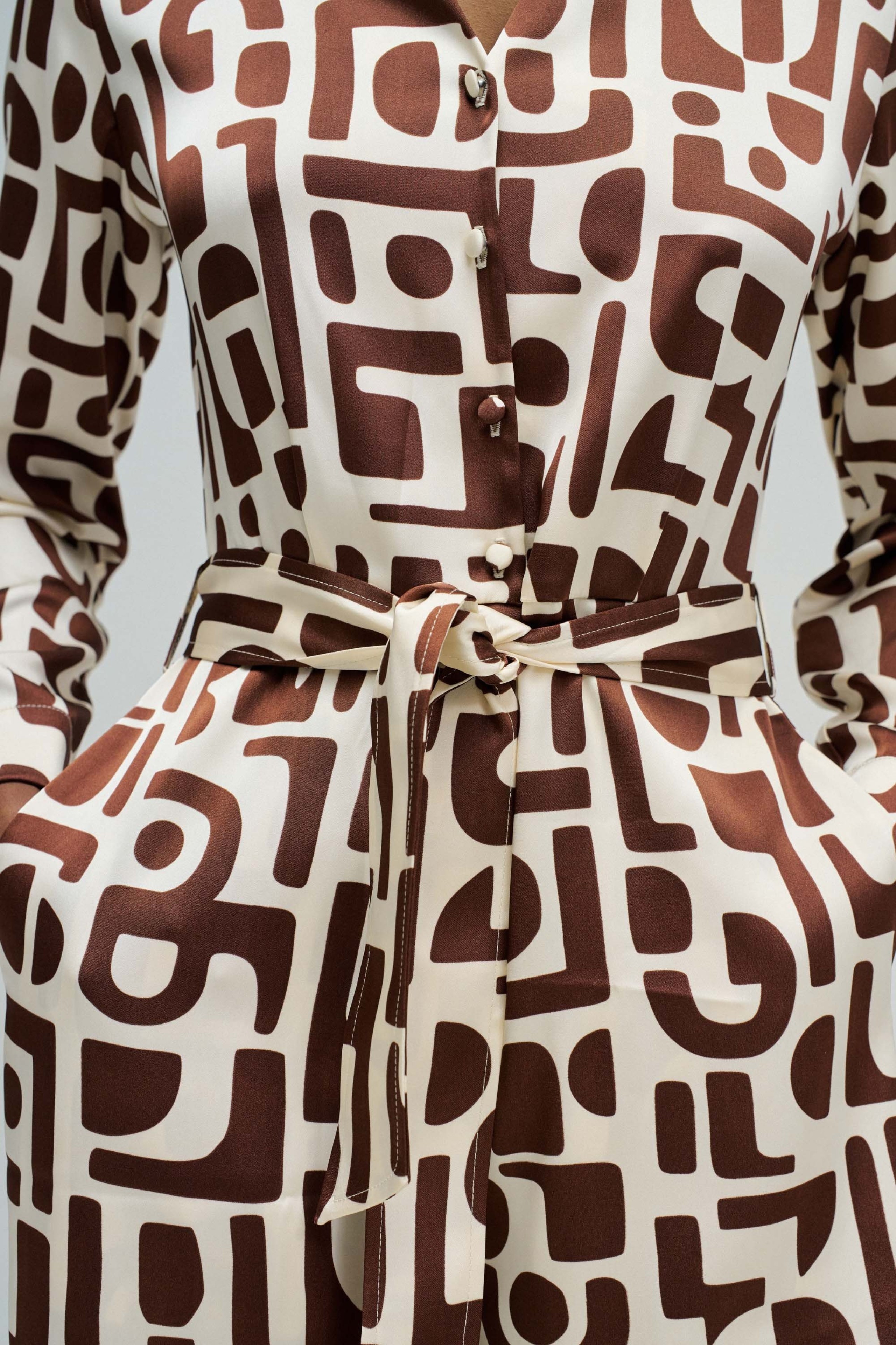 SATIJNEN JUMPSUIT MET PATROON