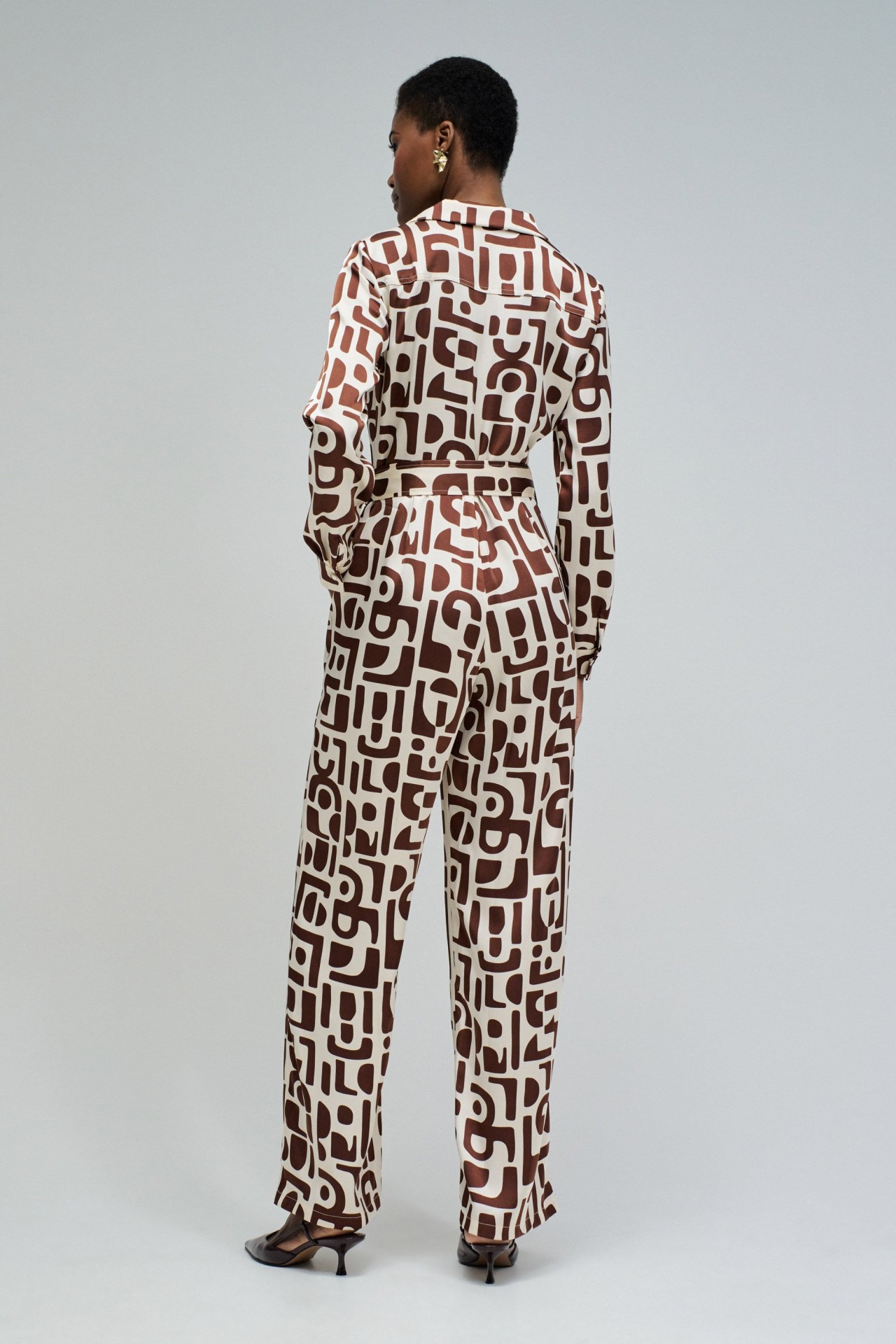 SATIJNEN JUMPSUIT MET PATROON