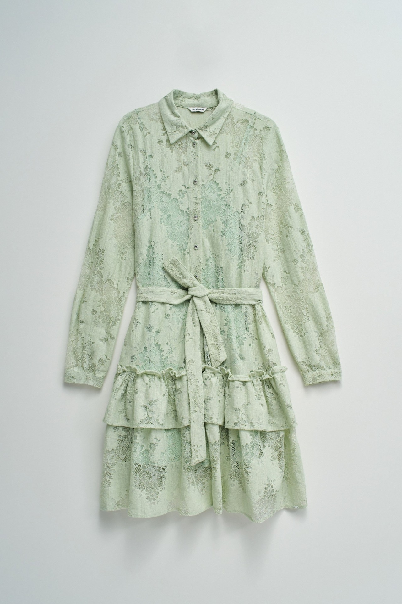 VESTIDO DE RENDA