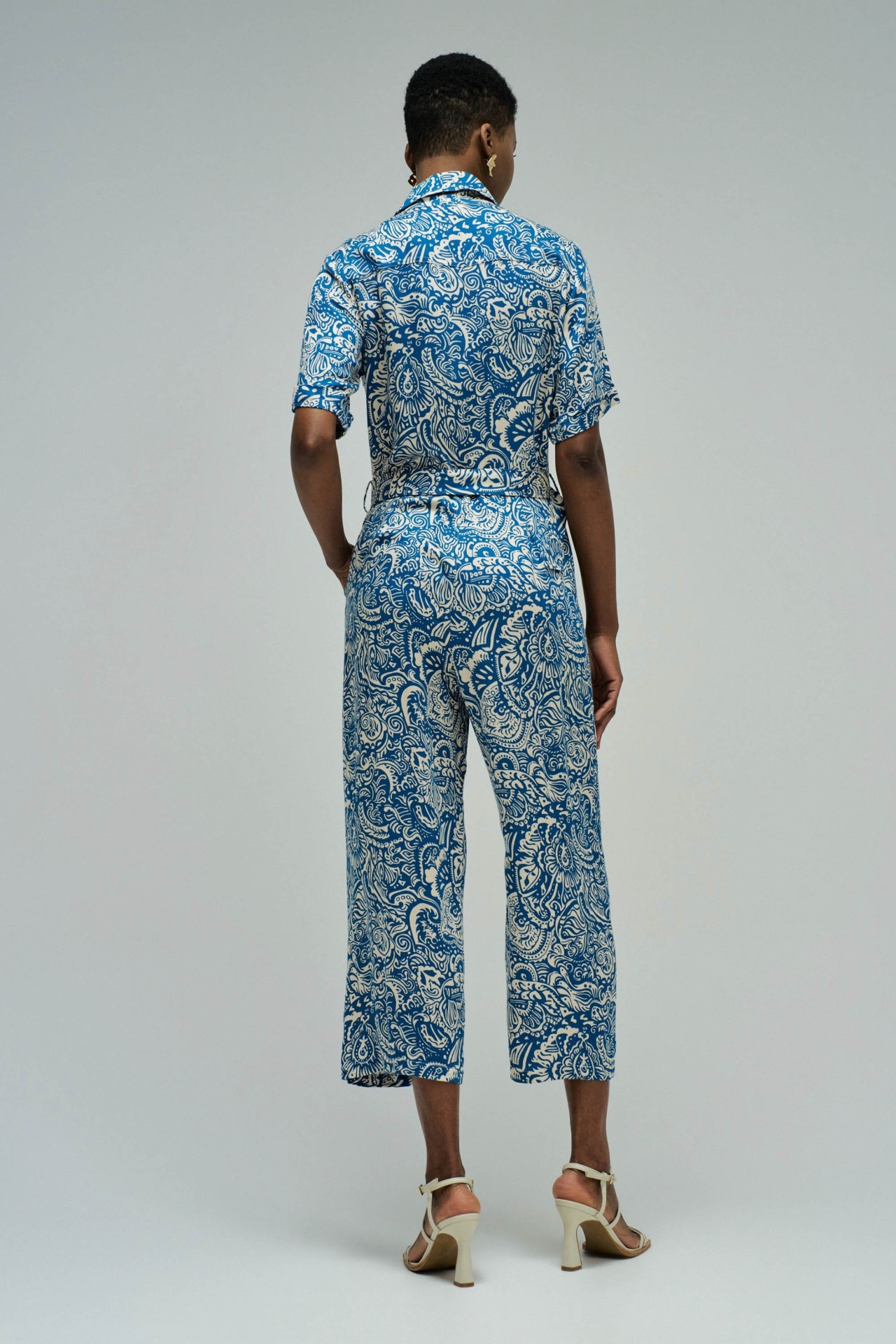 MACAC�O COM PADR�O FLORAL
