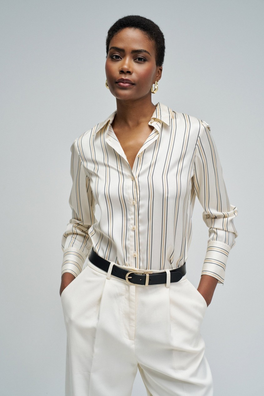 CAMISA ACETINADA COM RISCAS
