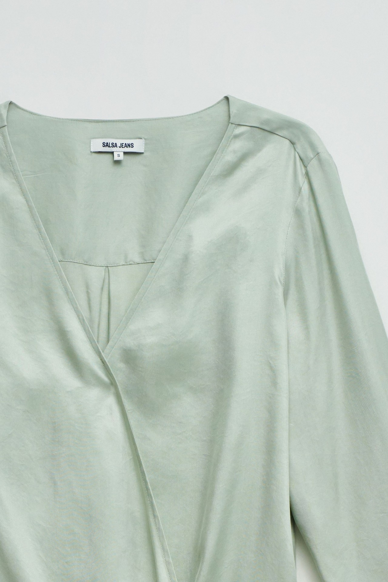 BLUSA ACETINADA