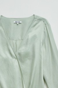 BLUSA ACETINADA