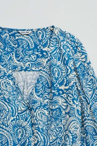 BLUSA ACETINADA COM PADR�O
