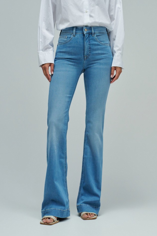 FAITH PUSH IN FLARE JEANS