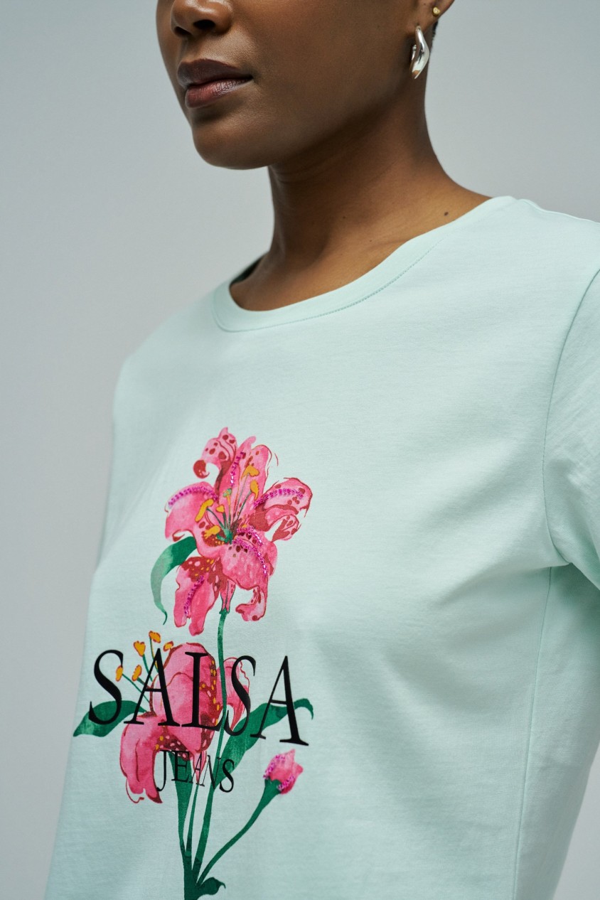 T-SHIRT WITH PRINT AND BRANDING